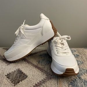 DOLCE VITA WOMENS WHITE SNEAKERS “BREELA”